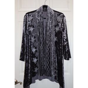 Andre size medium embroidery kimono velvet.